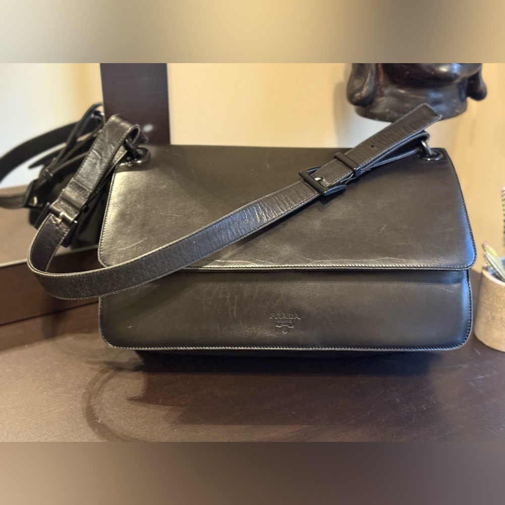 🎀Prada Black Leather and Nylon Shoulder Bag🎀